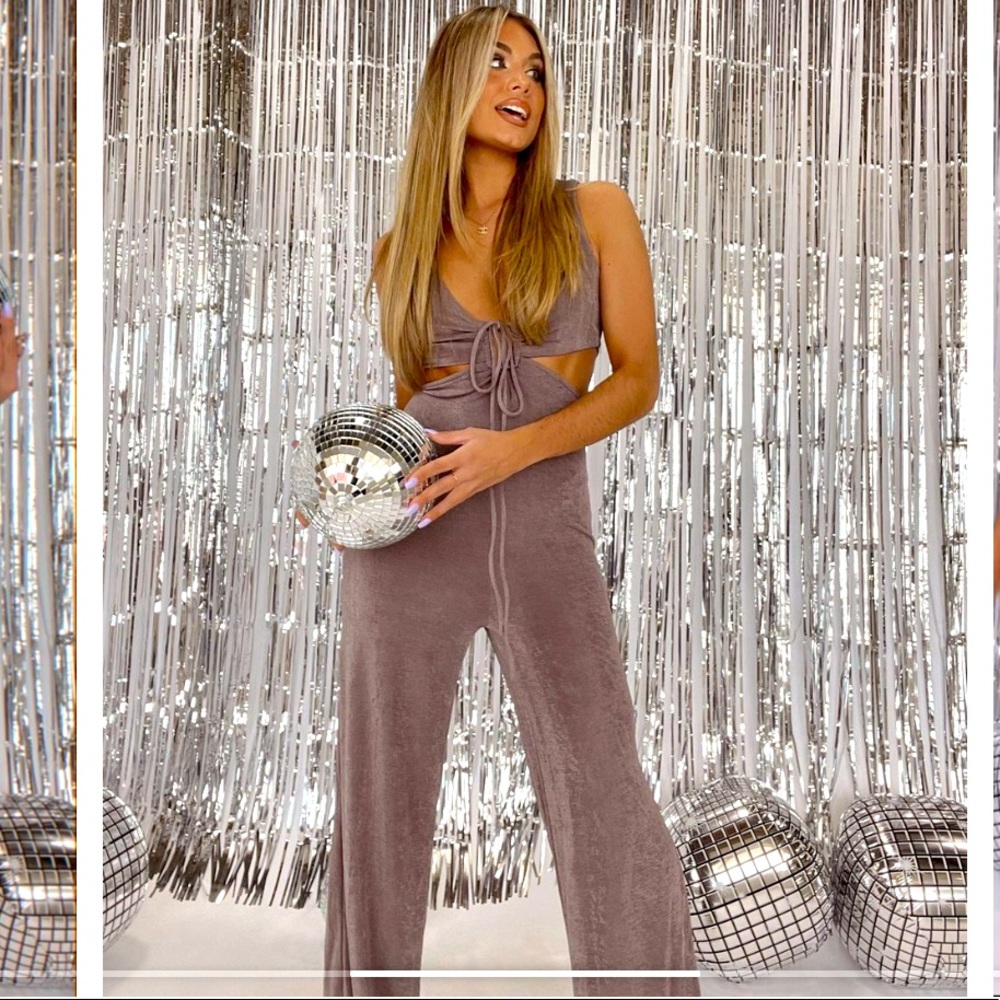 Shop lane jump suit - Worn Once - Altered to fit someone around 5’0. Size small